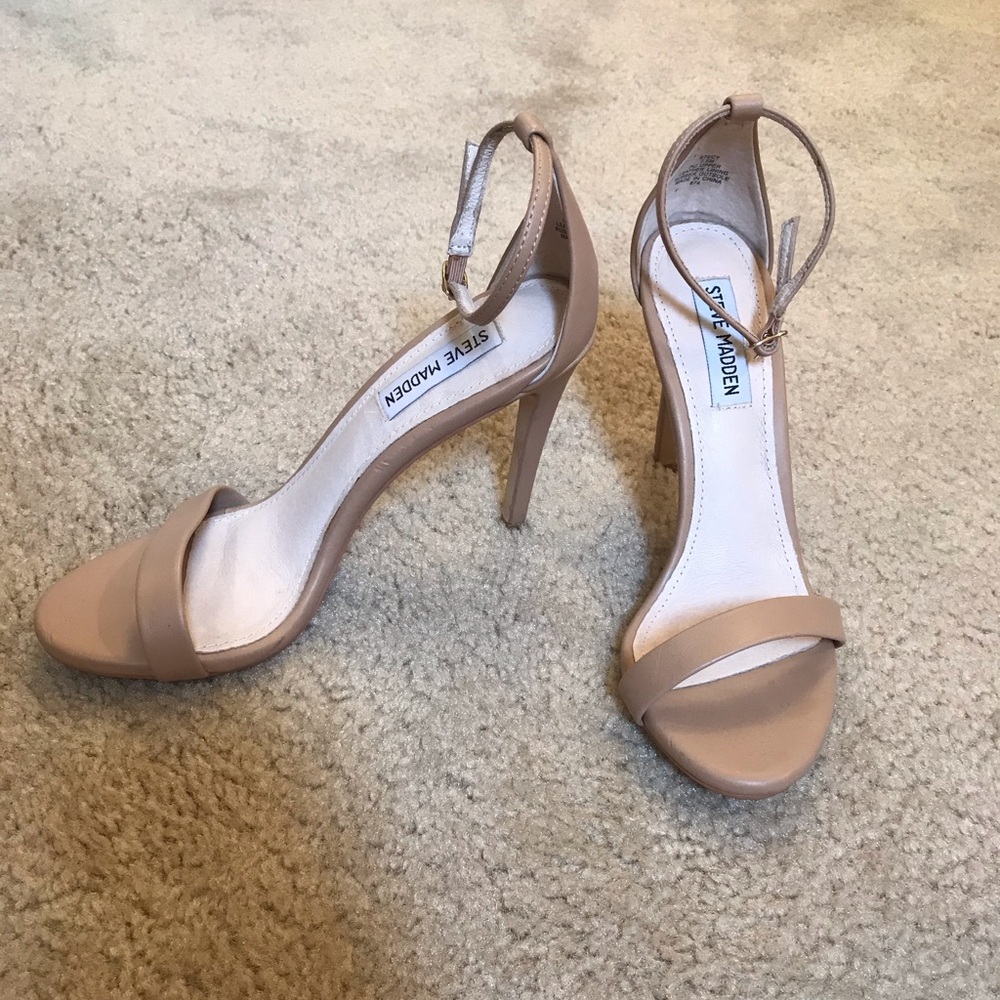 Steve Madden nude heels